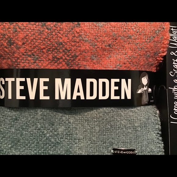Steve Madden- Steve Madden Scarf and Wallet/ Wristlet Set - Picture 2 of 9